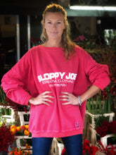 Load image into Gallery viewer, 05 CLASSIC SQUARE SWEATSHIRT -Red Wash