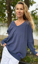 Load image into Gallery viewer, Raglan V Neck - Navy
