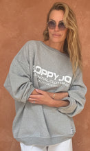 Load image into Gallery viewer, 05 CLASSIC SQUARE SWEATSHIRT - Grey Marl