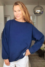 Load image into Gallery viewer, ORIGIN 05 CLASSIC SQUARE SWEATSHIRT - MIDNIGHT BLUE