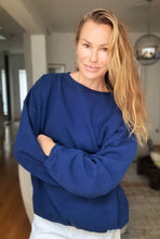 Load image into Gallery viewer, ORIGIN 05 CLASSIC SQUARE SWEATSHIRT - MIDNIGHT BLUE