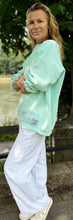 Load image into Gallery viewer, 05 CLASSIC SQUARE SWEATSHIRT - Pale Mint