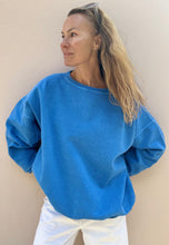 Load image into Gallery viewer, ORIGIN 05 CLASSIC SQUARE SWEATSHIRT - Diana Blue