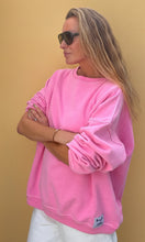 Load image into Gallery viewer, ORIGIN 05 CLASSIC SQUARE SWEATSHIRT - Candy
