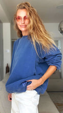 Load image into Gallery viewer, ORIGIN 05 CLASSIC SQUARE SWEATSHIRT - Navy Vintage Wash
