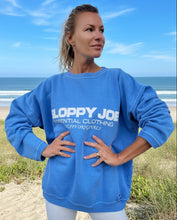 Load image into Gallery viewer, 05 CLASSIC SQUARE SWEATSHIRT - Diana Blue
