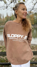 Load image into Gallery viewer, 05 CLASSIC SQUARE SWEATSHIRT - Mocha
