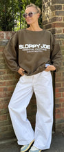 Load image into Gallery viewer, 05 CLASSIC SQUARE SWEATSHIRT - Avocado
