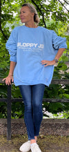 Load image into Gallery viewer, 05 CLASSIC SQUARE SWEATSHIRT - Baby Blue
