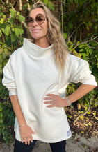 Load image into Gallery viewer, HIGH NECK SWEATSHIRT - Warm White
