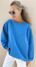 Load image into Gallery viewer, ORIGIN 05 CLASSIC SQUARE SWEATSHIRT - Diana Blue
