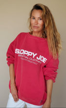 Load image into Gallery viewer, 05 CLASSIC SQUARE SWEATSHIRT -Red Wash
