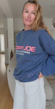 Load and play video in Gallery viewer, 05 CLASSIC SQUARE SWEATSHIRT - Special Edition - FRENCH NAVY
