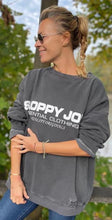 Load image into Gallery viewer, 05 CLASSIC SQUARE SWEATSHIRT - Black Wash
