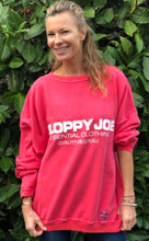 Load image into Gallery viewer, 05 CLASSIC SQUARE SWEATSHIRT -Red Wash
